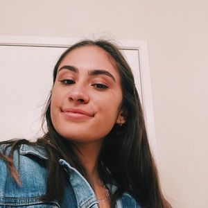 Meet your Posher, Alayna